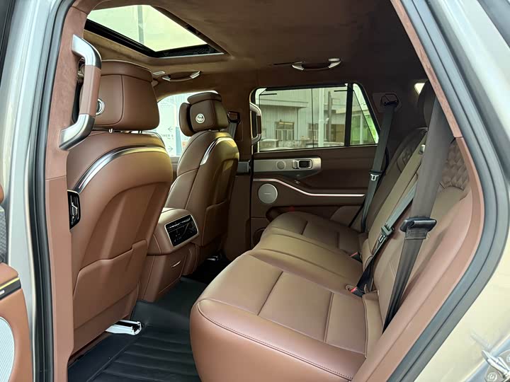 2024 Tank 700 Hybrid