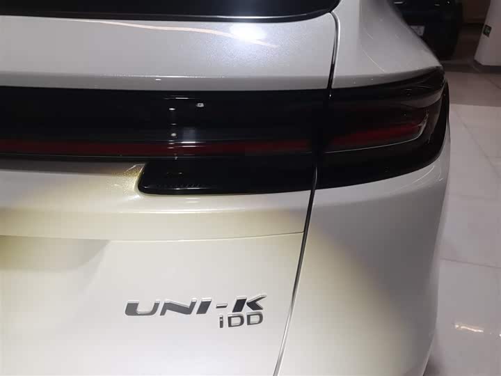 Changan UNI-K Hybrid 2022 2022款 蓝鲸iDD 130km 1.5T 尊贵型