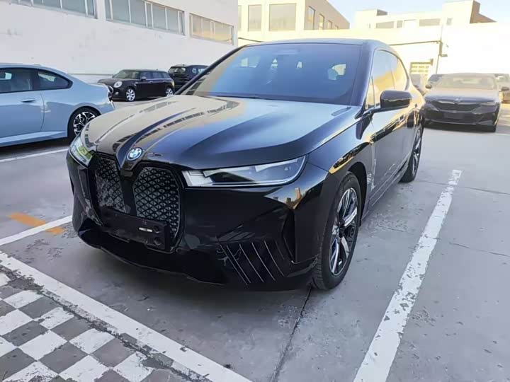 2023 BMW iX