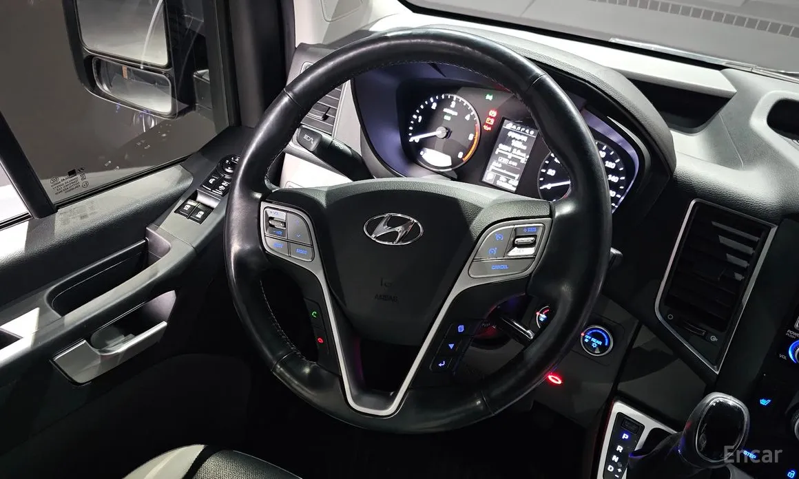 Hyundai Solati 2015 15-seater