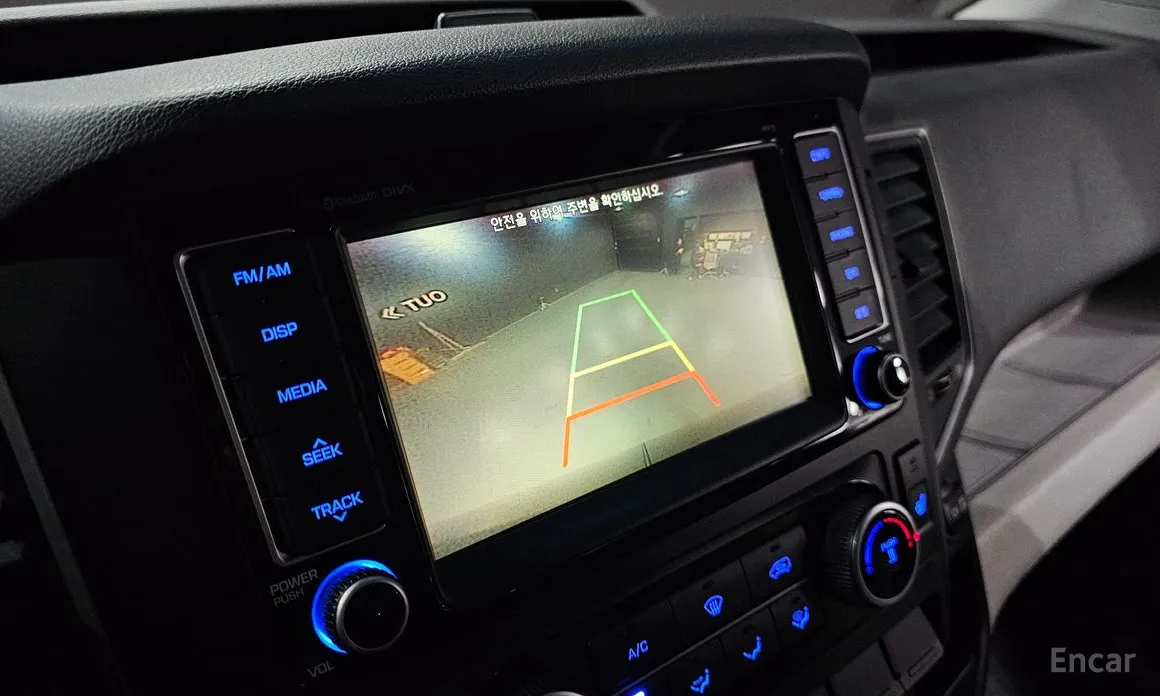 Hyundai Solati 2015 15-seater