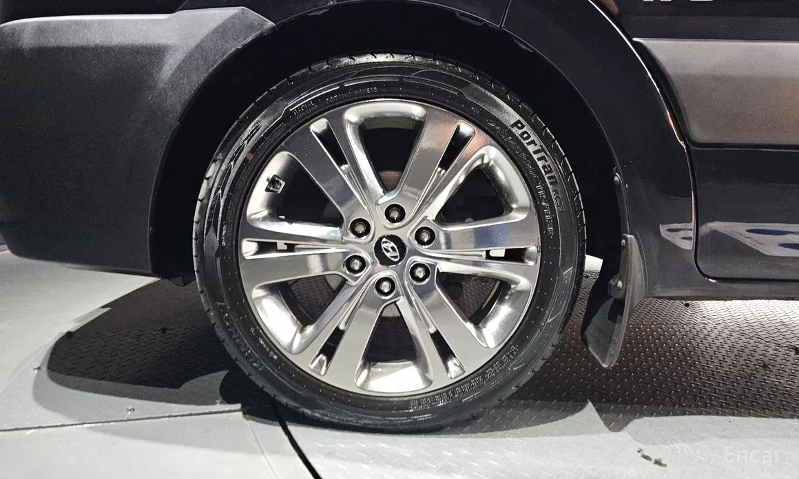 Hyundai Solati 2015 15-seater