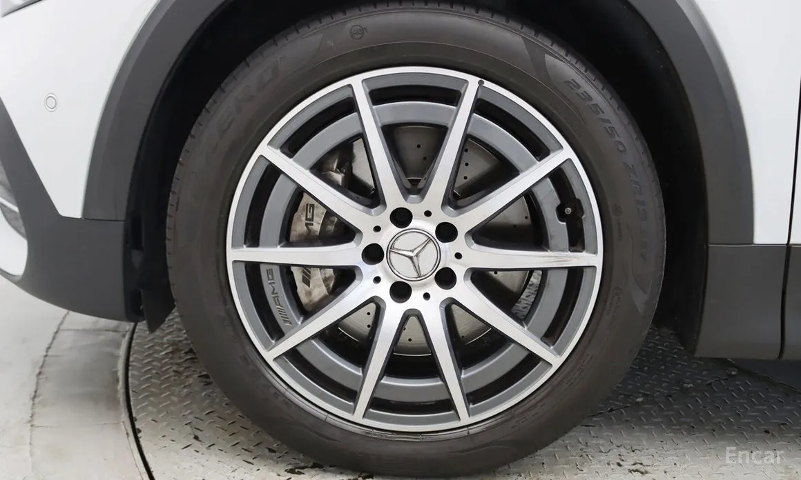 Mercedes-Benz GLB-Class 2020 AMG GLB35 4MATIC