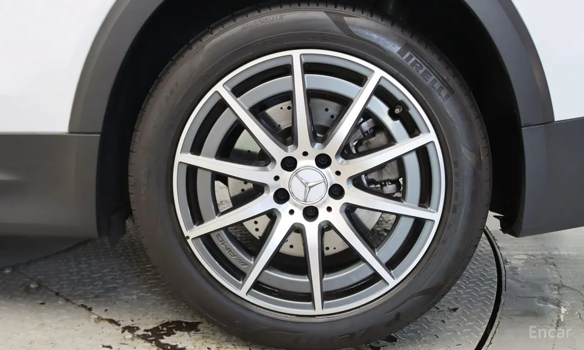 Mercedes-Benz GLB-Class 2020 AMG GLB35 4MATIC