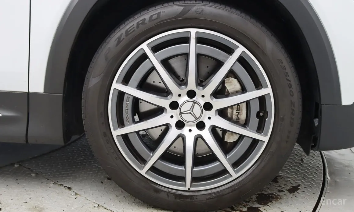 Mercedes-Benz GLB-Class 2020 AMG GLB35 4MATIC