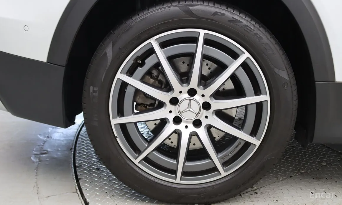 Mercedes-Benz GLB-Class 2020 AMG GLB35 4MATIC