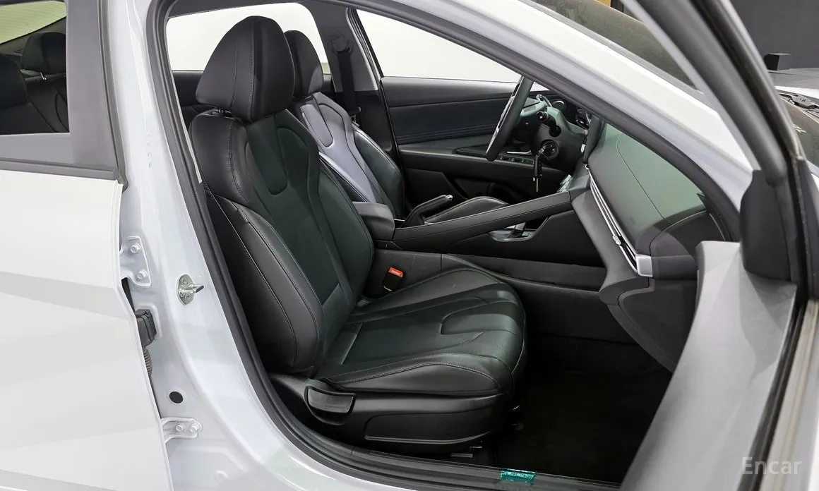 Hyundai Avante 2023 1.6 LPi (Rent car)