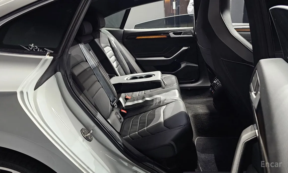 Volkswagen Arteon 2018 2.0 TDI R-LIINE 4Motion