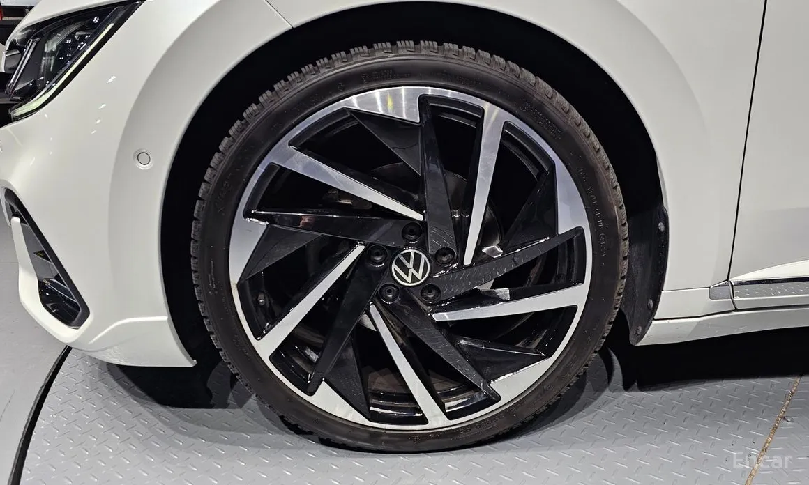 Volkswagen Arteon 2018 2.0 TDI R-LIINE 4Motion