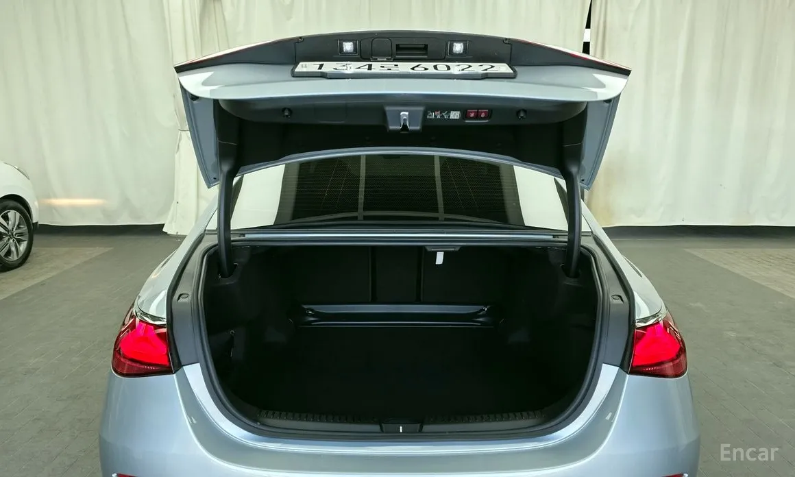 Mercedes-Benz E-Class 2024 E200 Avantgarde