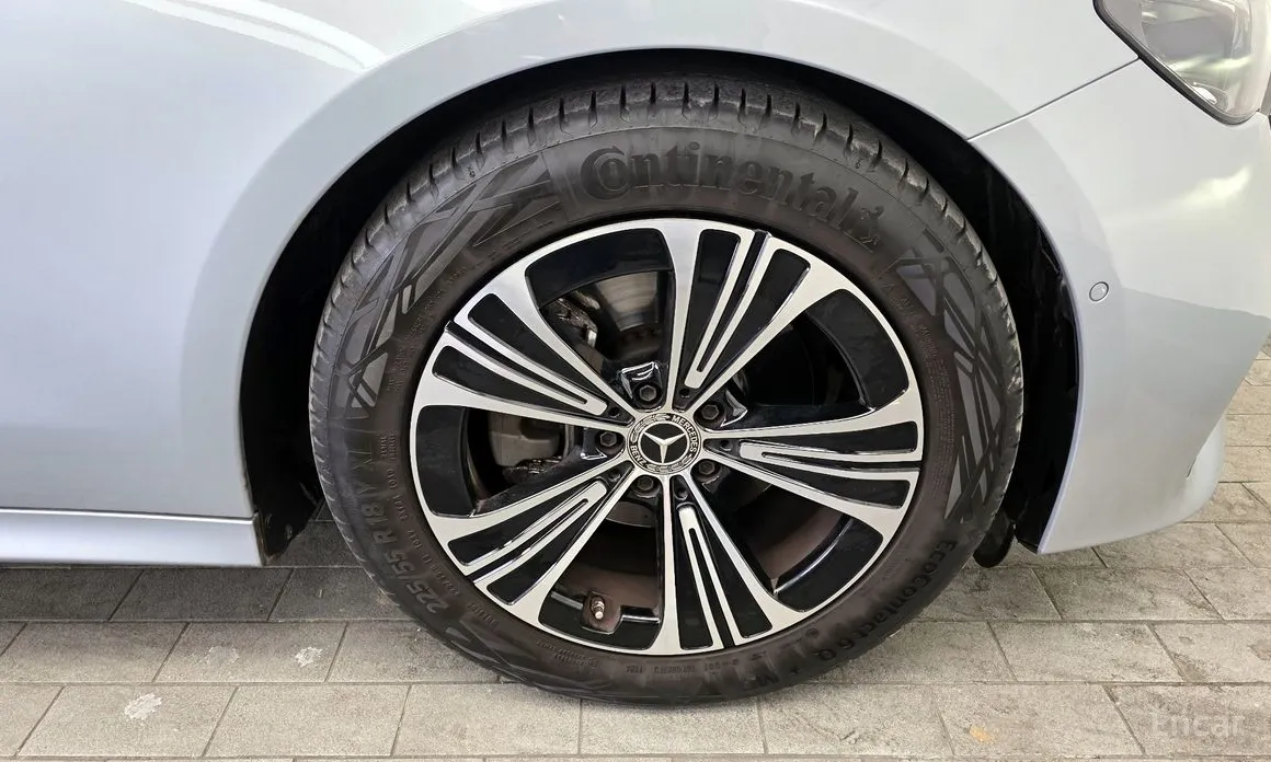 Mercedes-Benz E-Class 2024 E200 Avantgarde