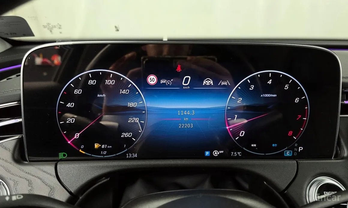 Mercedes-Benz E-Class 2024 E200 Avantgarde