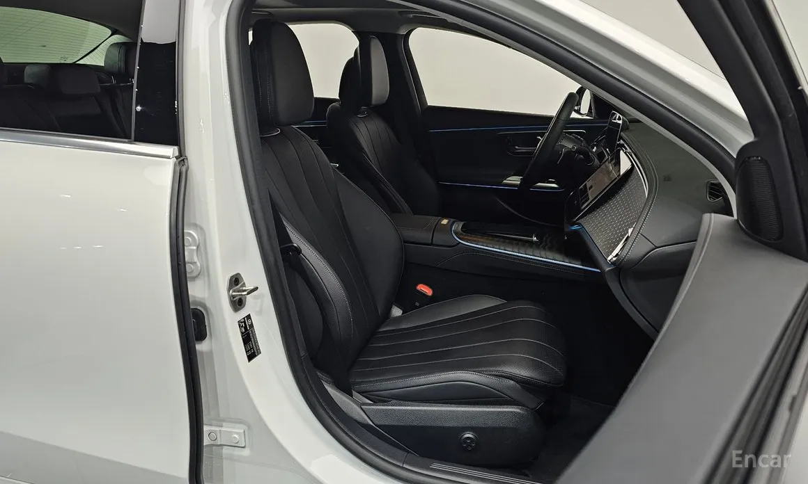 Mercedes-Benz E-Class 2024 E220d 4MATIC Exclusive