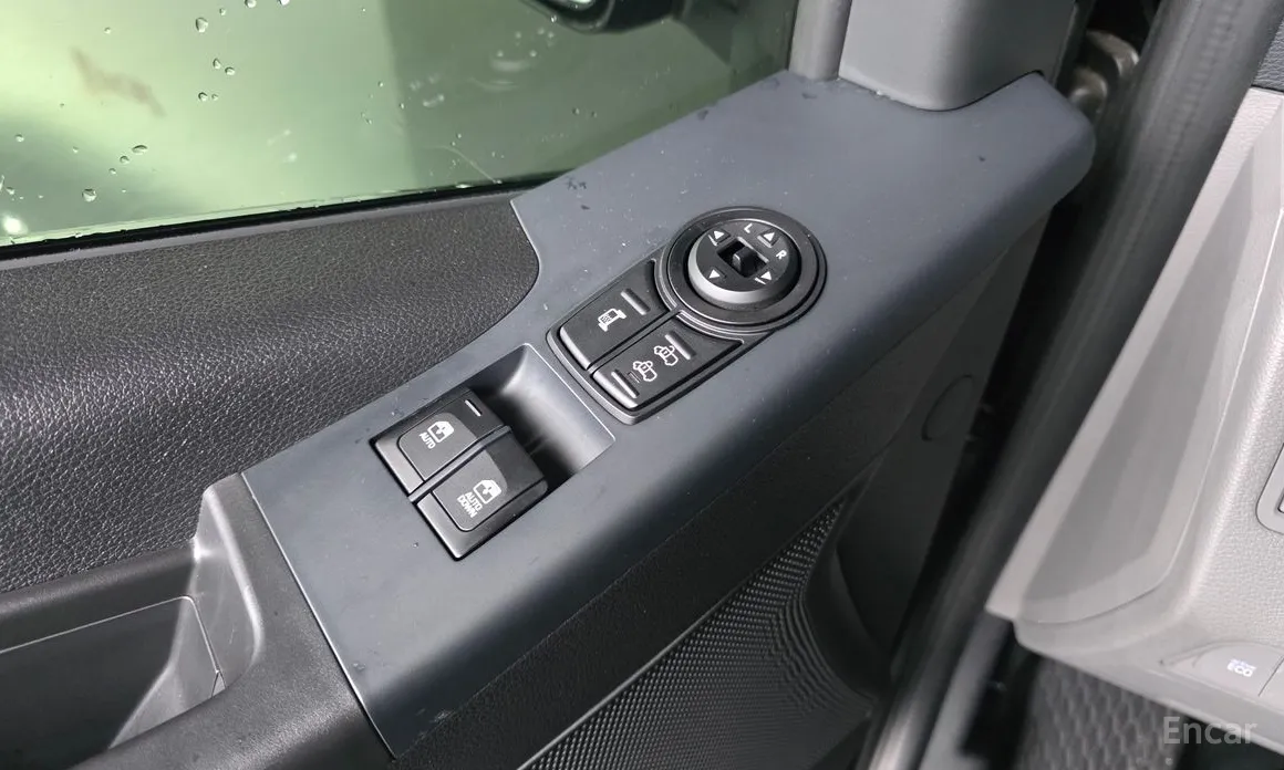 Hyundai Solati 2015 15-seater