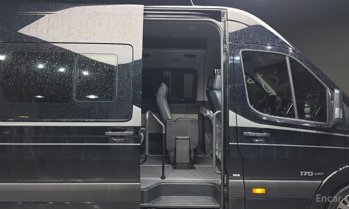 Hyundai Solati 2015 15-seater