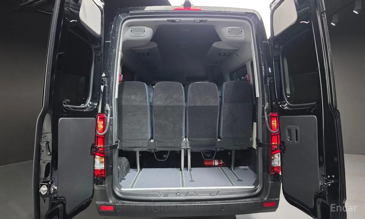 Hyundai Solati 2015 15-seater