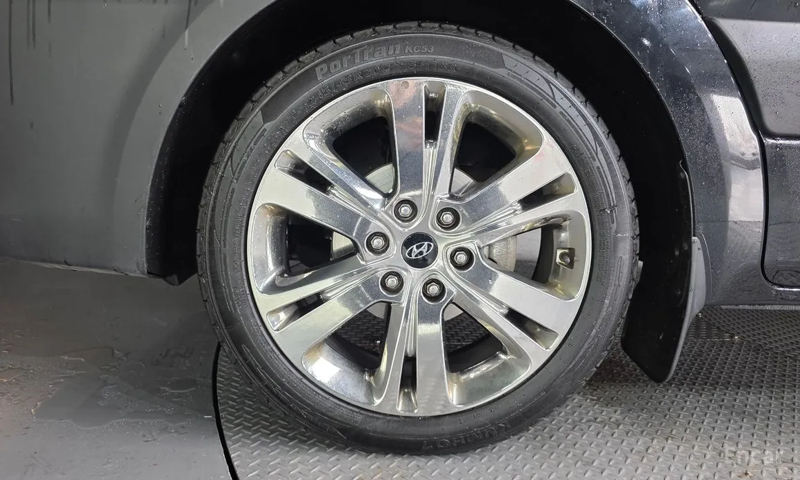 Hyundai Solati 2015 15-seater