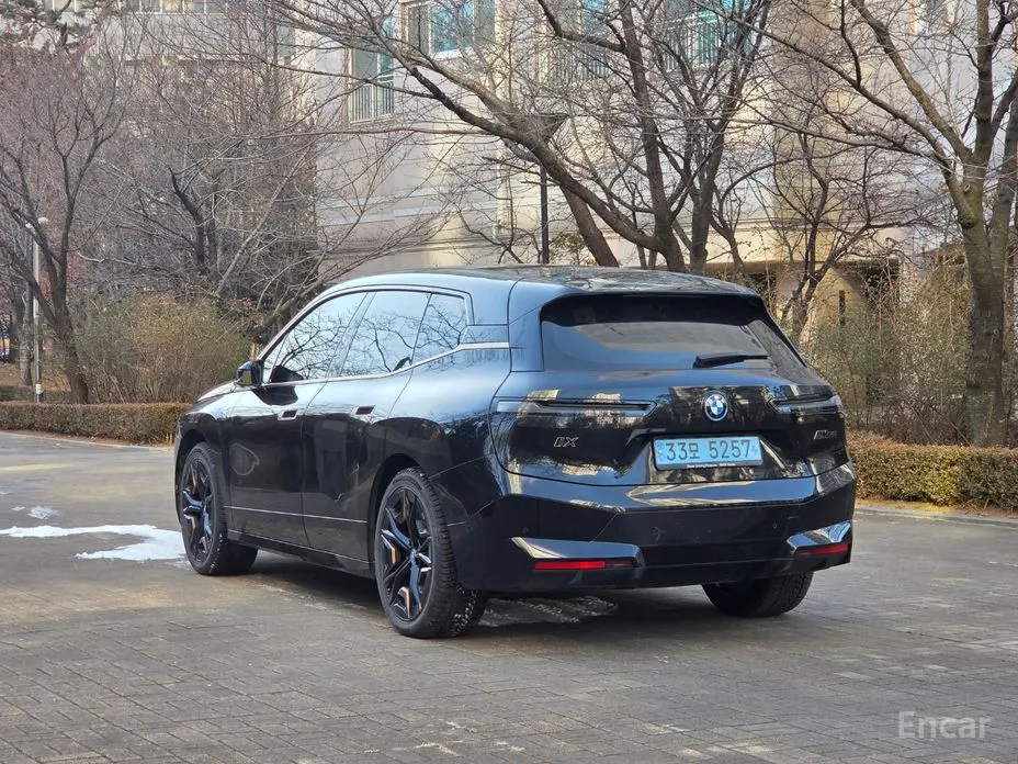 BMW iX 2021 xDriveM60