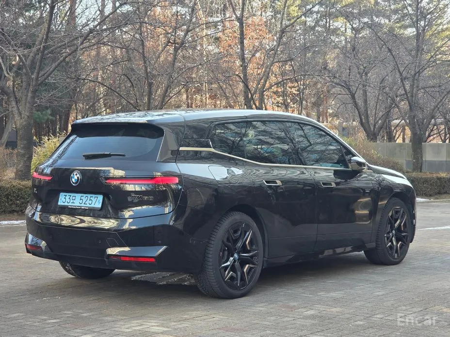 BMW iX 2021 xDriveM60