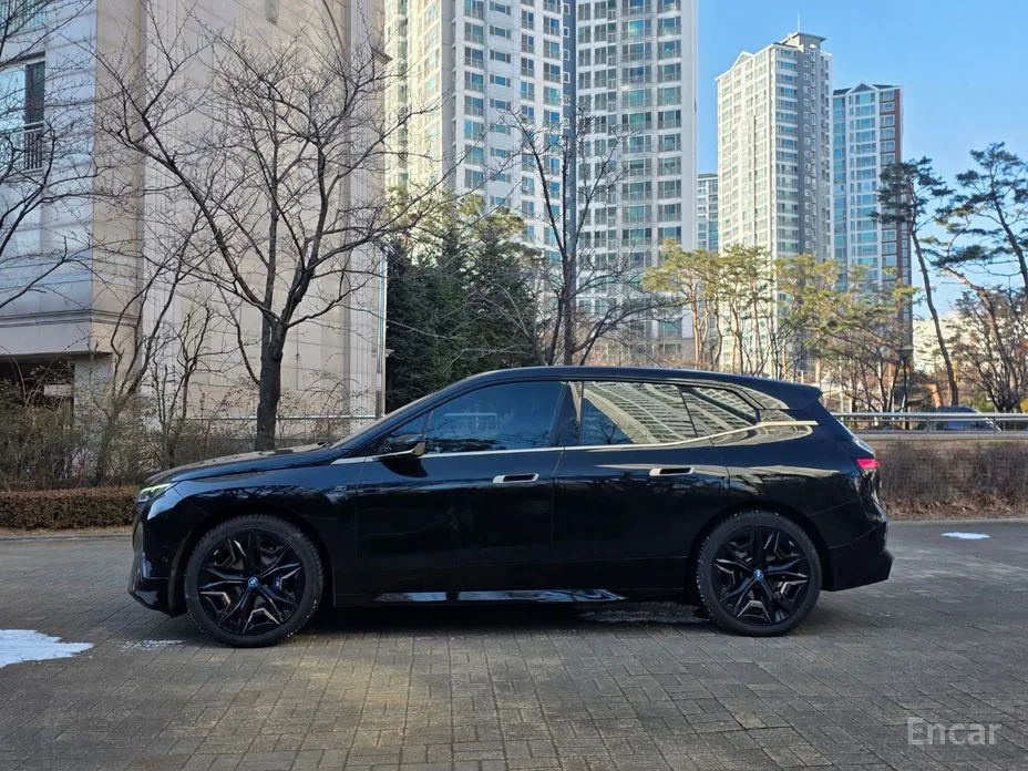 BMW iX 2021 xDriveM60