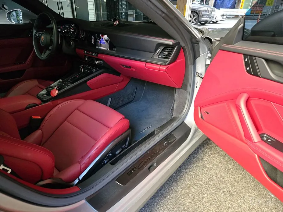 Porsche 911 2019 Carrera GTS