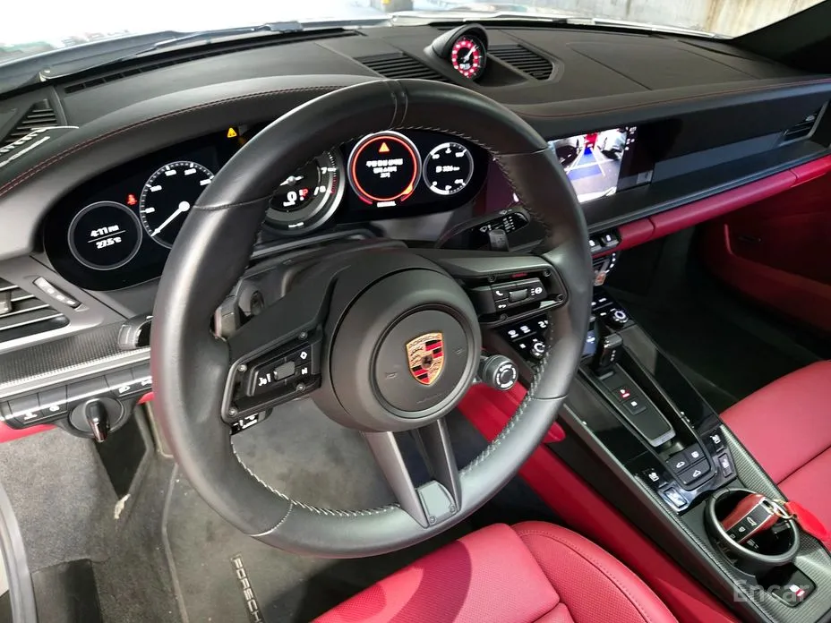Porsche 911 2019 Carrera GTS