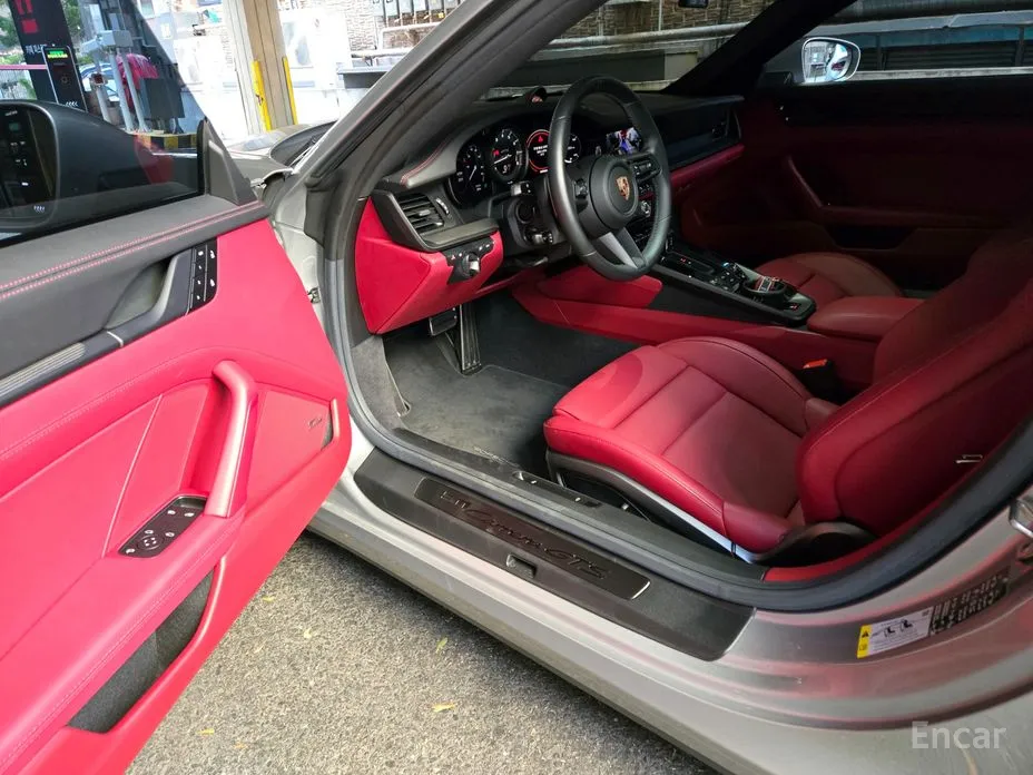 Porsche 911 2019 Carrera GTS