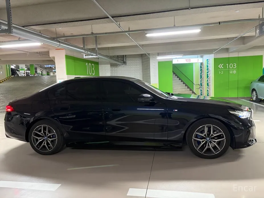 BMW i5 2023 eDrive 40 M Sport