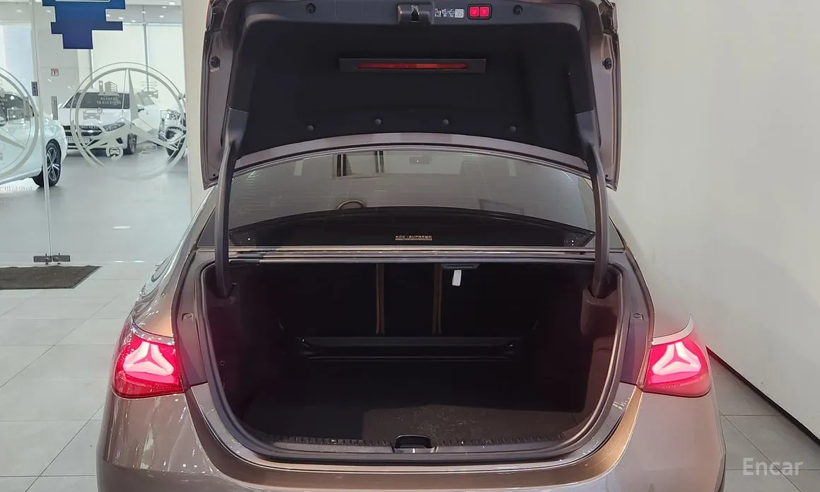 Mercedes-Benz E-Class 2024 E200 Avantgarde