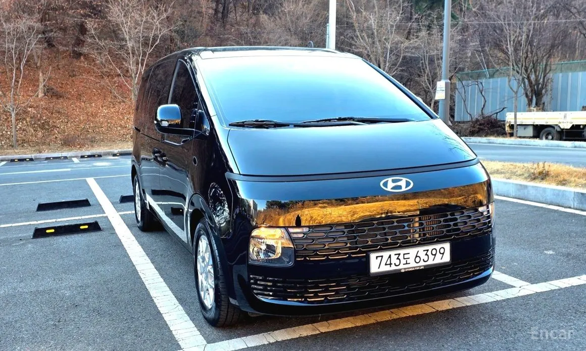Hyundai Staria 2021 4WD Tourer 11-Seater
