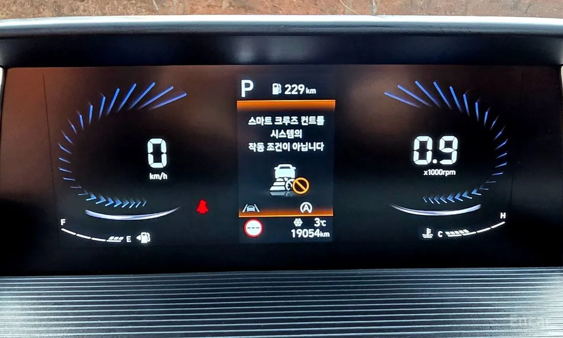 Hyundai Staria 2021 4WD Tourer 11-Seater