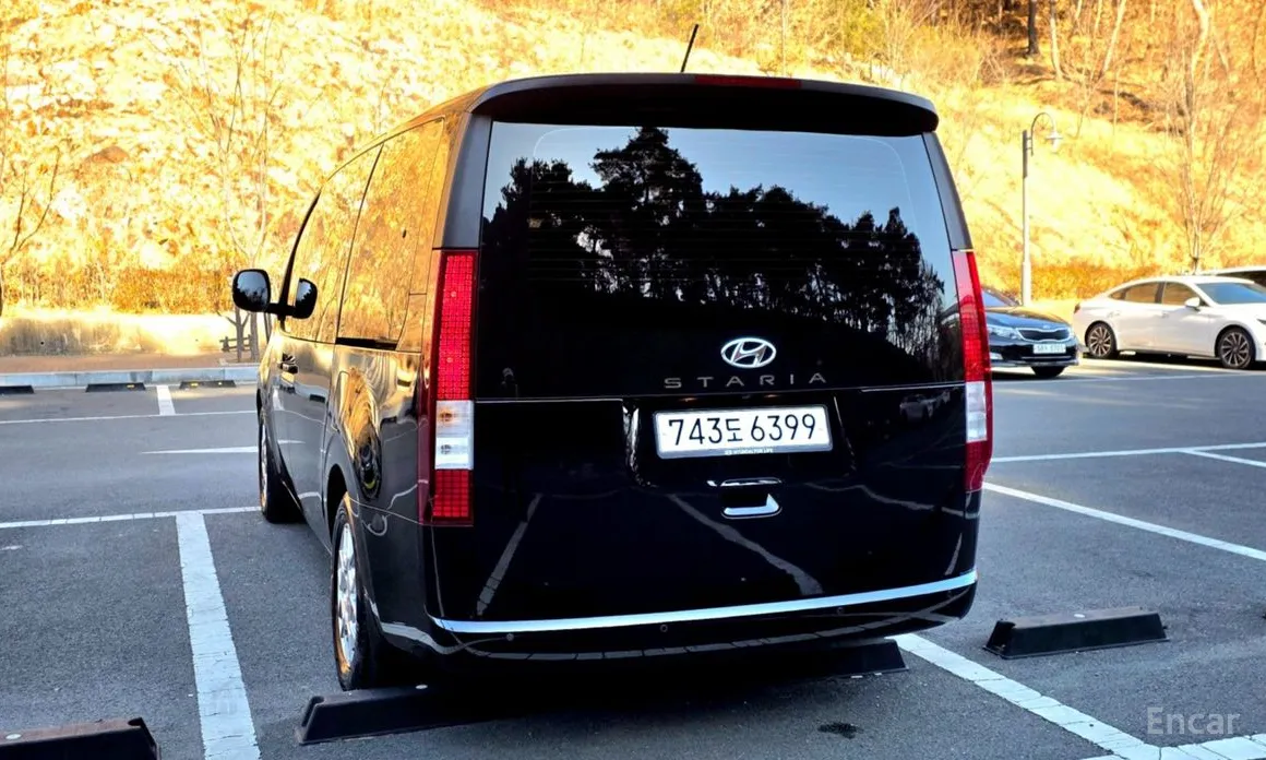 Hyundai Staria 2021 4WD Tourer 11-Seater