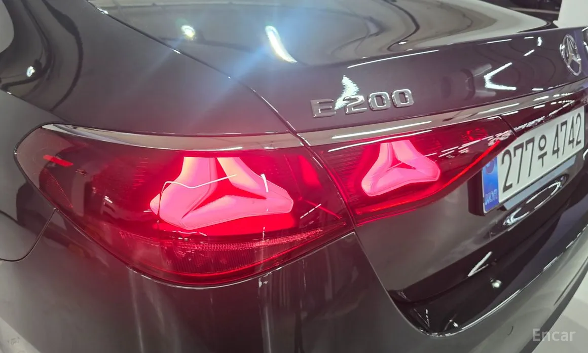 Mercedes-Benz E-Class 2024 E200 Avantgarde