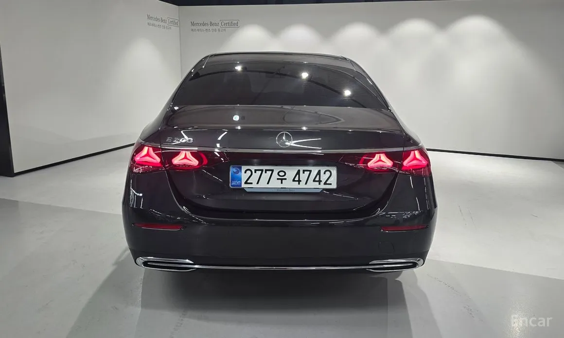 Mercedes-Benz E-Class 2024 E200 Avantgarde