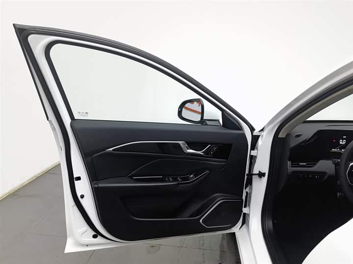 Bestune B70 2025 2025款 龙耀版 1.5T 质享型