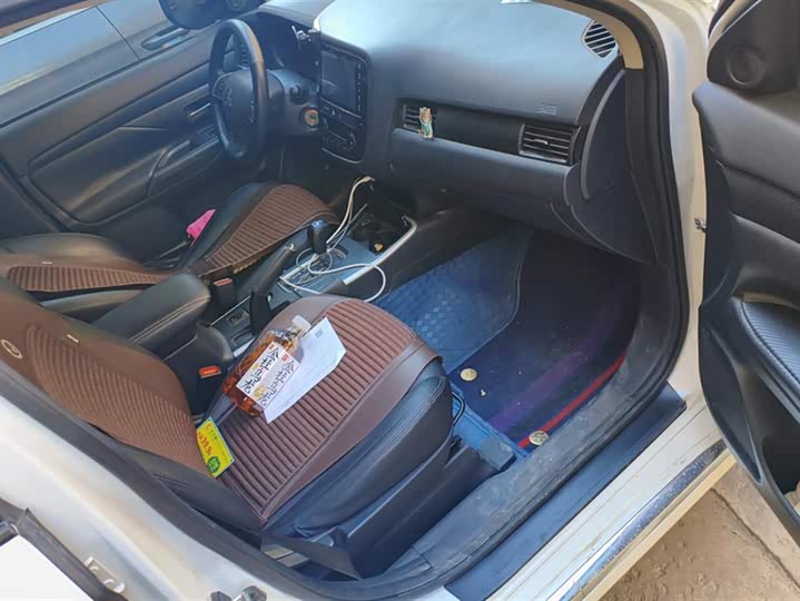 Mitsubishi Outlander 2021 2021款 2.0L 两驱畅行版 5座