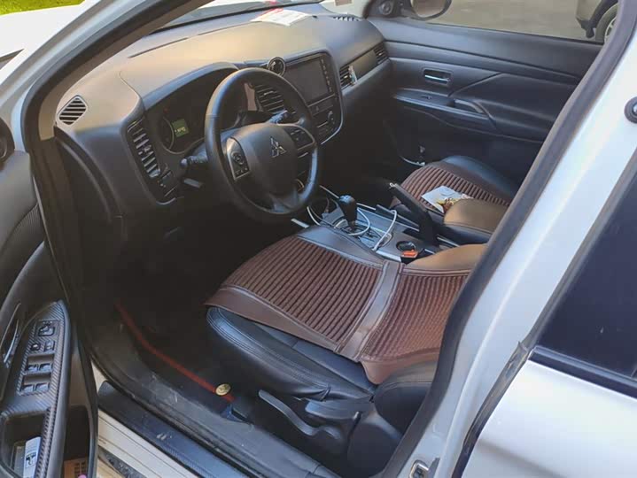 Mitsubishi Outlander 2021 2021款 2.0L 两驱畅行版 5座