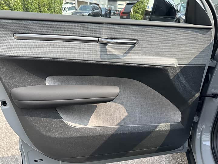 Volvo EX30 2025 2025款 后驱长续航版 Ultra