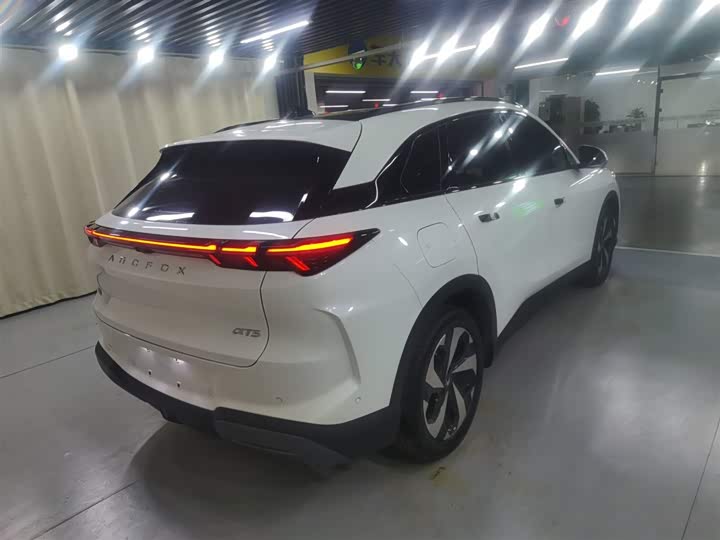 BAIC Arcfox Alpha T5 2026 2026款 增程 1215 元境智行版