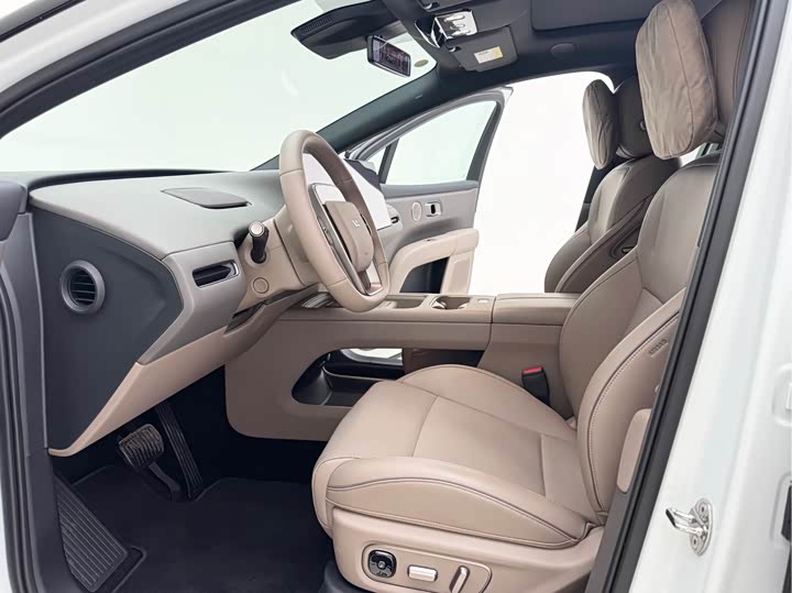 LiXiang i6 2025 2025款 两驱标准版