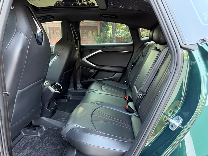 MG Motor 7 2025 2025款 1.5T 300 DCT优雅版