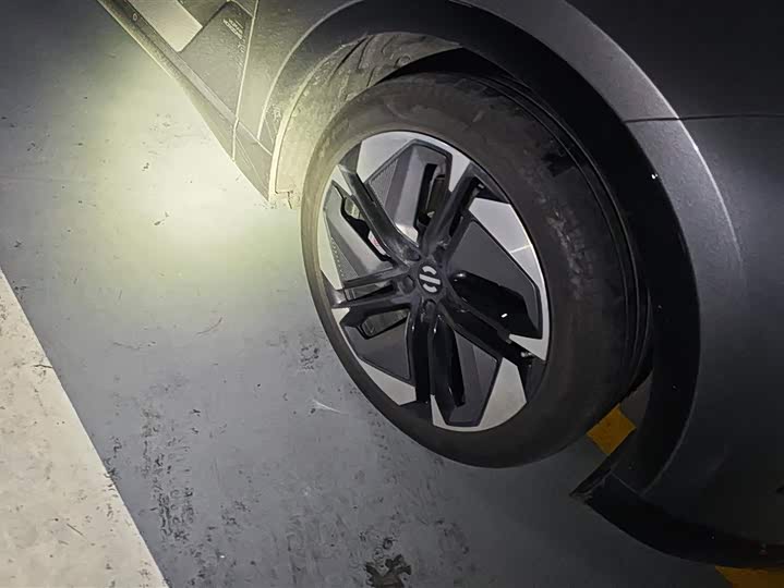 HiPhi Y 2023 2023款 810km 长续航版