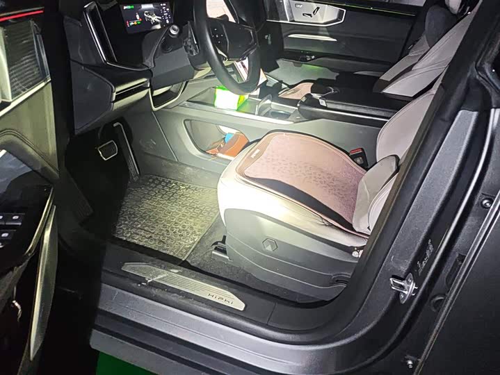 HiPhi Y 2023 2023款 810km 长续航版