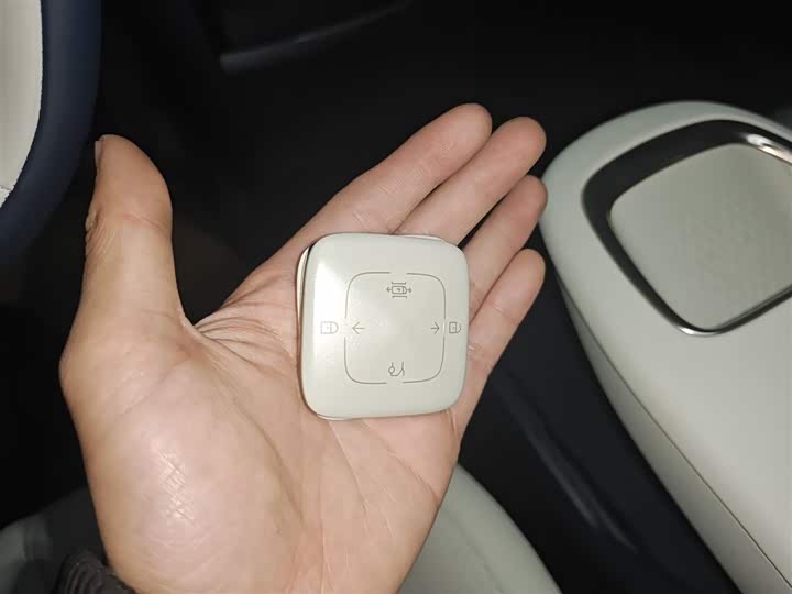 Zeekr X 2025 2025款 四座后驱魔方版