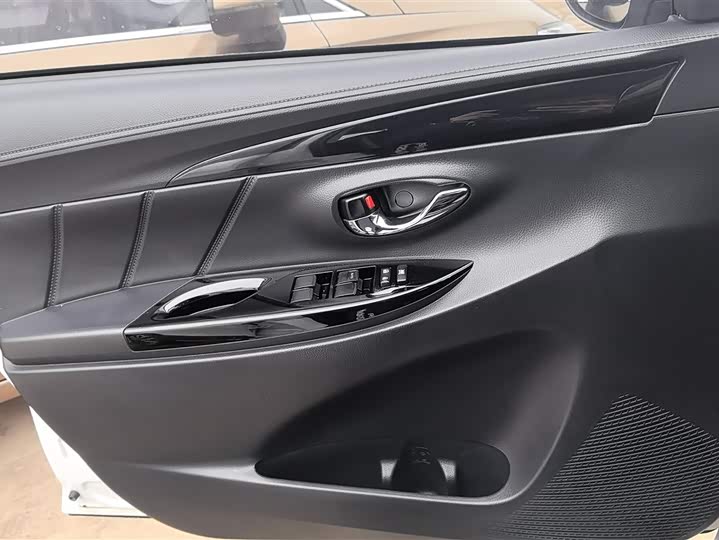 Toyota Yaris L Hatchback 2022 2022款 1.5L CVT豪华PLUS版