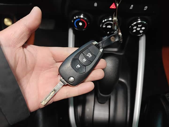 Chevrolet Onix (Cavalier) 2021 2021款 325T 自动欣悦版