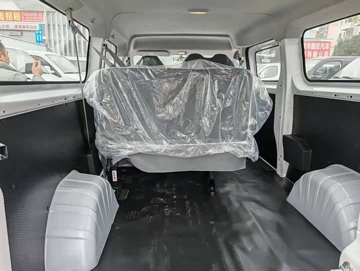 Maxus Dana V1 2024 2024款 V1 长轴低顶 多功能版（62kWh）