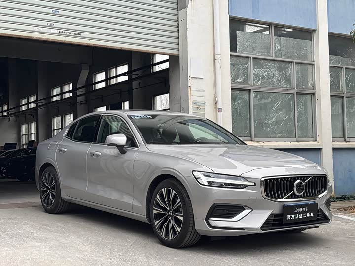 Volvo S60 2025 2025款 B4 智远豪华版