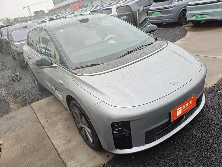 2025 LiXiang i6