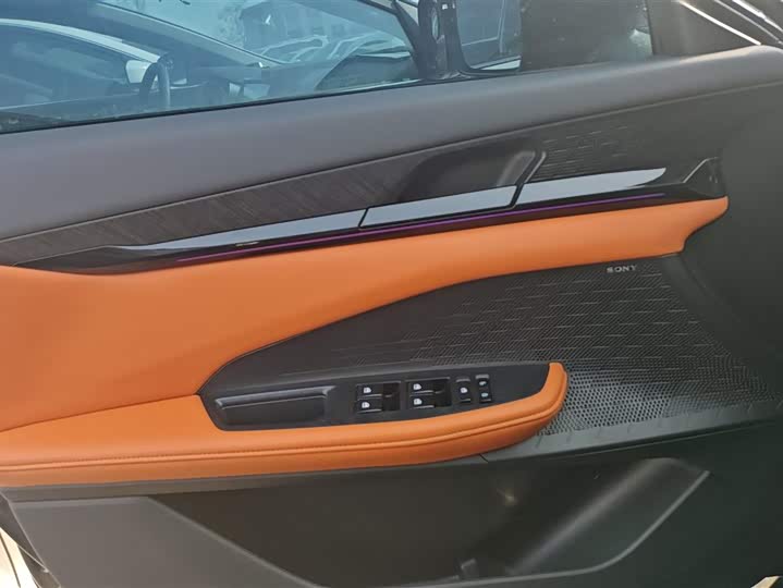 Changan UNI-V 2024 2024款 2.0T 经典运动型